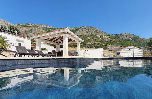 Plat Apartment | Seaview villa with swimming pool - 5 min from the beach
