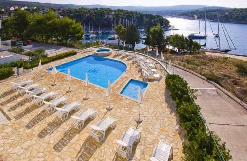 Cove Makarac (Milna) Apartment | Seaview Zen Milna