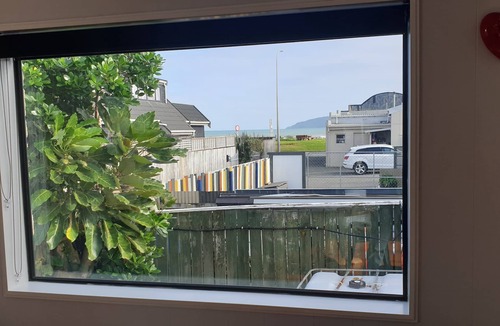 Paraparaumu Beach House | Seaviews from the deck