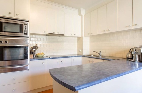 Mornington House | SEAVIEWS MORNINGTON.