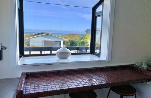 Otaki Beach House | Seaviews, mountain views and sunsets
