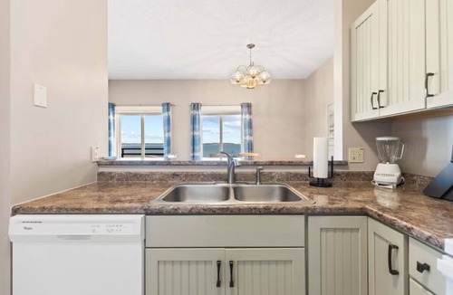 Old Orchard Beach Condo | Seawatch Oceanfront Unit 602