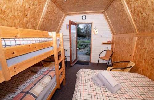 Fridaythorpe Apartment | Seaways glamping, Redwood