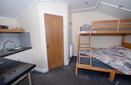 Fridaythorpe Apartment | Seaways glamping, Silverbirch