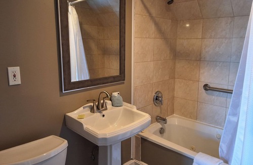 Charlos Cove Hotel | Seawind Landing Country Inn