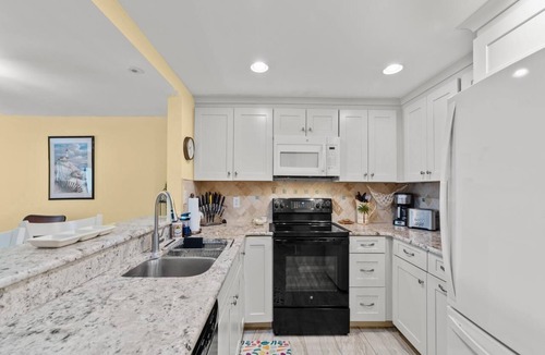 St. Augustine Beach Condo | Seawinds Townhome ~ Excellent Location ~ Steps to the Beach!