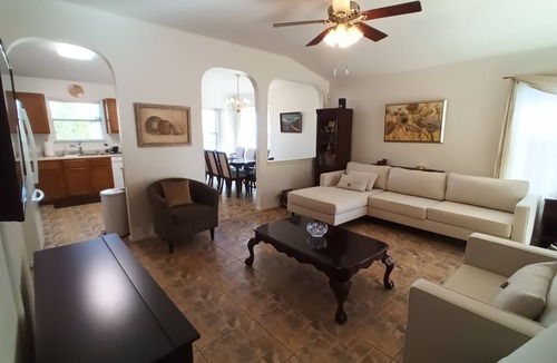 West San Antonio House | SeaWorld and Lackland AFB, Families & Seniors, Nice and Comfortable Home