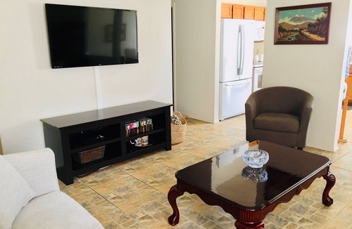 West San Antonio House | SeaWorld and Lackland AFB, Families & Seniors, Nice and Comfortable Home