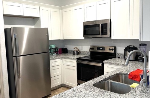San Antonio House | SeaWorld & Lackland Air Force Base Modern Home
