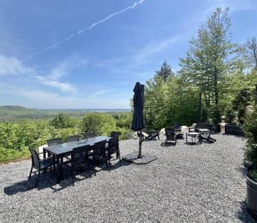 Sebago Villa | SEBAGO SUNRISE LIMIT 8 villa