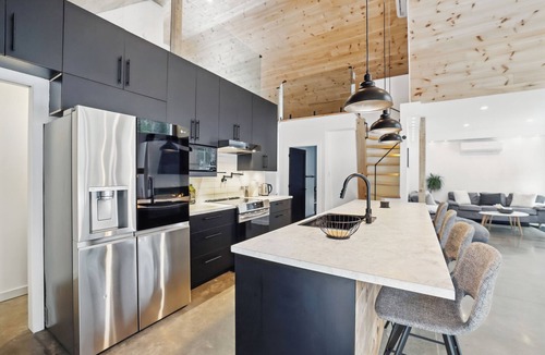 Notre-Dame-de-la-Merci Ski Chalet | Secluded 4BR/5Beds Chalet with Hot Tub, Sauna and private forest