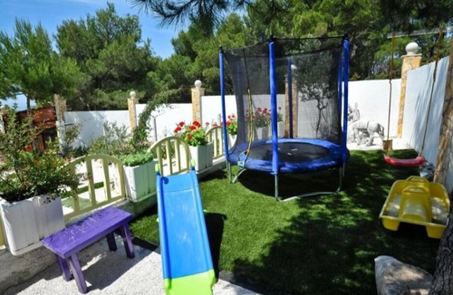Milna (Brac) House | Seclude charmy house with pool 200m from sea