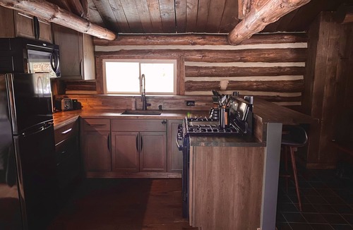 Cleveland Cabin | Seclude in a Romantic Cabin in an 850 acre Private Forest.