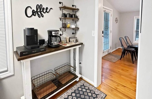 Trenton House | Secluded 10-acre villa, sleeps 18, hot tub!