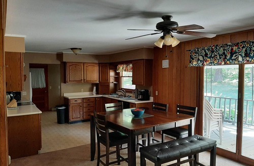 New Florence House | Secluded 2 bedroom home close to Hermann