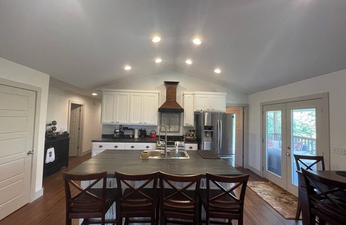 Madison County House | Secluded 2 Story Split Level Home near Wedding Venue Sleeps 2-12