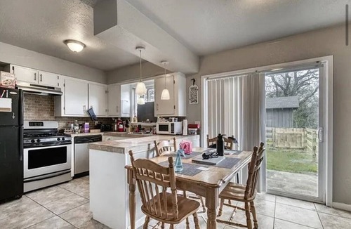 College Station House | Secluded 2BR Townhome Steps from Northgate & A&M