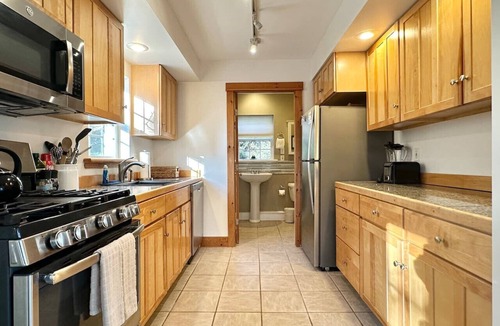 Bernard Condo | Secluded 2BR with Beach Access! [Carriage House]