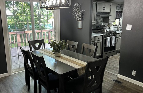 Warsaw House | Secluded 3-bedroom house within 3 minutes to downtown Warsaw