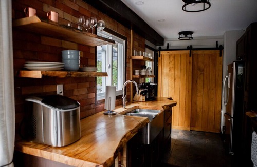 Norland Cabin | Secluded 3BR Cabin w/Hot Tub and Firepit