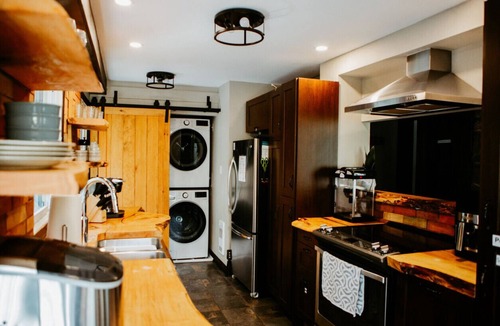 Norland Cabin | Secluded 3BR Cabin w/Hot Tub and Firepit