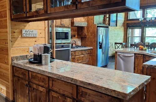 Ringold Cabin | secluded 4-bedroom, 3 bath spacious lux cabin with lots of amenities