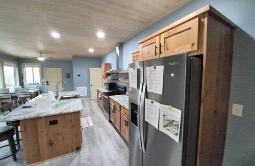 Murphy House | Secluded 43-Acre Woodland Run
