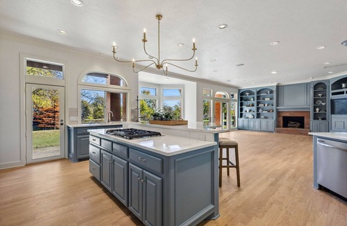 South Oklahoma City House | Secluded 5-Acre Property with a Spacious 6,300 sq ft. 5-Bedroom Home in OKC.