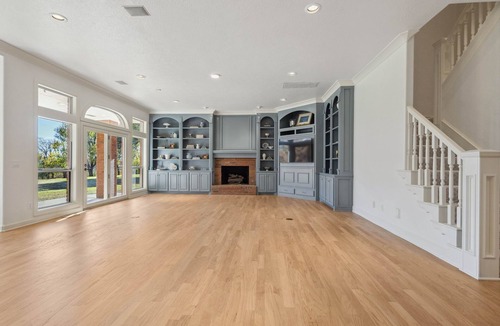 South Oklahoma City House | Secluded 5-Acre Property with a Spacious 6,300 sq ft. 5-Bedroom Home in OKC.