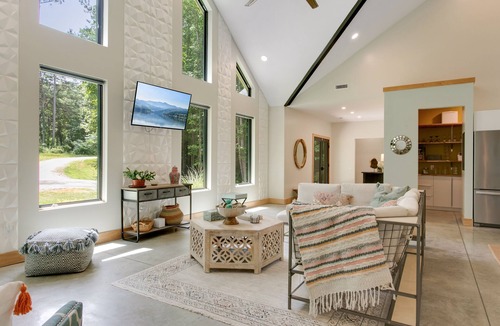 Stonehouse House | Secluded 5-Acre Waterfront view near Williamsburg