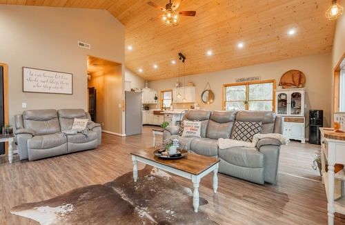 Draper Cabin | Secluded 5 BR Modern Cabin, 120 acres. New River Trail, Claytor Lake, VA tech