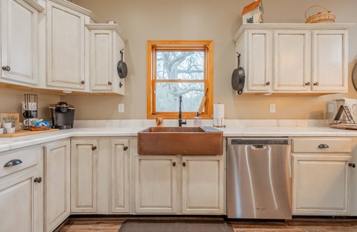 Draper Cabin | Secluded 5 BR Modern Cabin, 120 acres. New River Trail, Claytor Lake, VA tech