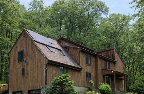 Morris Plains House | Secluded 6BR Luxury Estate Near NYC - Sleeps 14 - Private Forest Setting