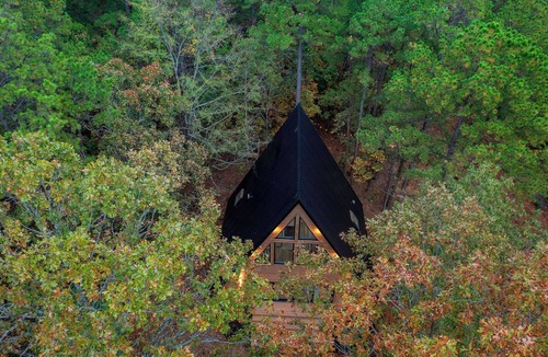 Wright City Cabin | Secluded A Frame Retreat,hot tub,sauna