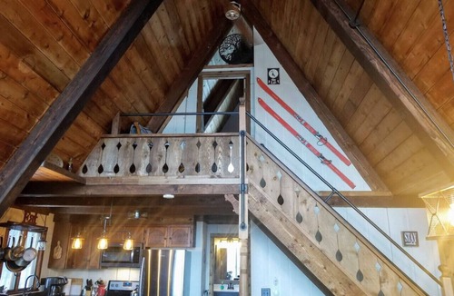 Bellaire House | Secluded A-Frame with Epic views - Access to Pools