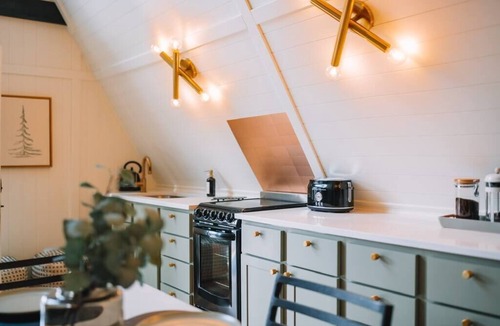 South Bloomingville Cabin | Secluded A-Frame Hocking Hills: Hot Tub, Fire Pit