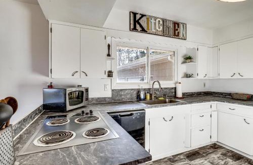 Albany House | Secluded Albany Escape, Pet Friendly with Fee