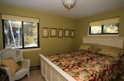 Chestertown House | Secluded and Cozy Townhome at Tripp Lake
