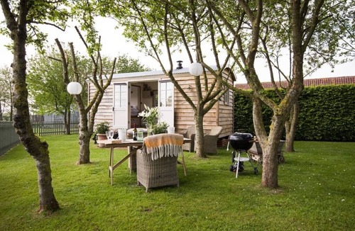 Melksham Cabin | Secluded and Luxurious Shepherd's Hut
