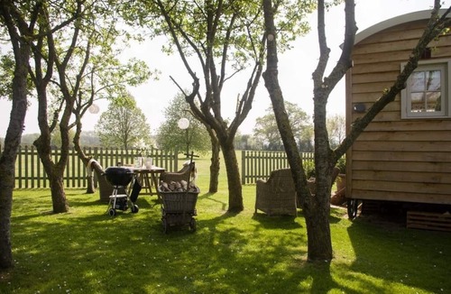 Melksham Cabin | Secluded and Luxurious Shepherd's Hut