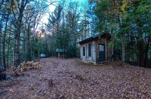 Glenfield House | Secluded and Off-Grid, Pet Friendly Cabin on Private Pond in Glenfield, New York