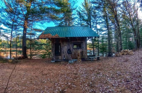 Glenfield House | Secluded and Off-Grid, Pet Friendly Cabin on Private Pond in Glenfield, New York