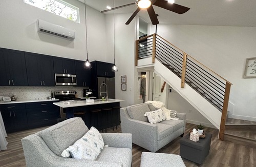 Rockdale Cabin | Secluded and Stylish Cabin on 30 Acres!