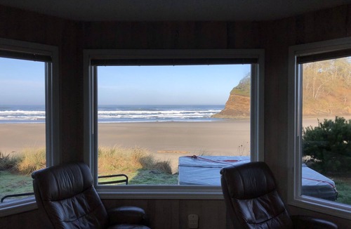 Neskowin House | Secluded and updated beach front home with Spectacular Views