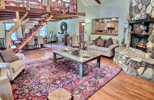 Eureka Springs Historic District Cabin | Secluded authentic log cabin with firepit, pizza oven & private patio