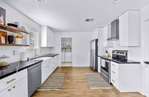 Newcastle Village House | Secluded Backyard| Private Pool & Fireside Comfort