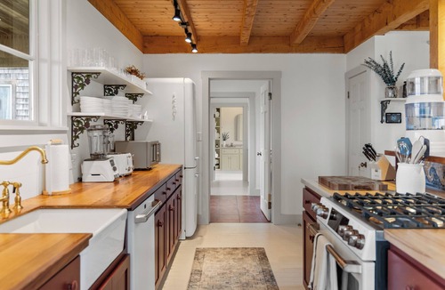 Naufrage House | Secluded Beachfront Retreat with Luxury Amenities