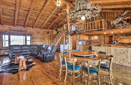 Belle Fourche Cabin | Secluded Belle Fourche Cabin: Group Friendly!