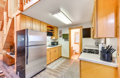 Bigfork Cabin | Secluded Bigfork Cabin w/Canoes & Views!