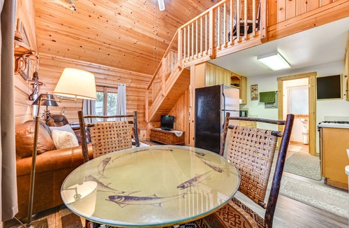 Bigfork Cabin | Secluded Bigfork Cabin w/Canoes & Views!